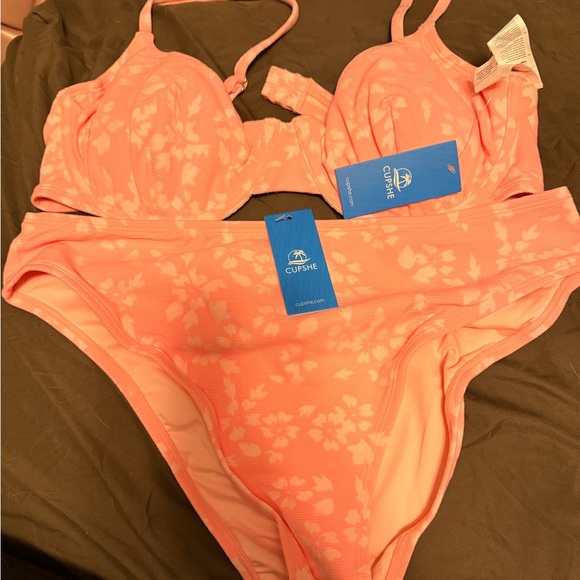 Cupshe Other - Cupshe Coral Floral Bikini Set